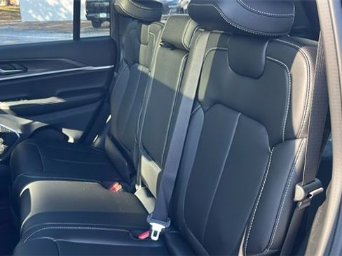New 2026 Jeep Grand Cherokee Limited w/ Limited Altitude Package image 37