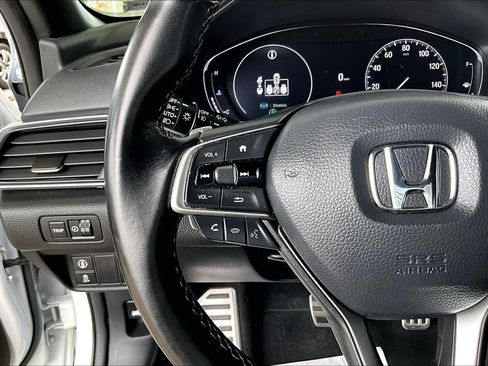 Used 2022 Honda Accord Sport image 10