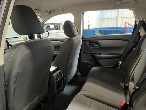 Used 2024 Nissan Rogue S FWD image 18