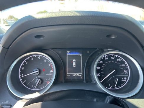 Used 2021 Toyota Camry LE image 20