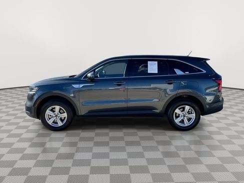 Used 2023 Kia Sorento LX image 5