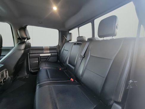 Used 2018 Ford F250 Lariat w/ Chrome Package image 26