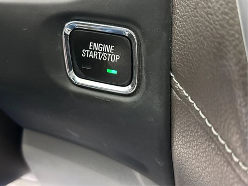 Used 2022 GMC Acadia SLE image 38