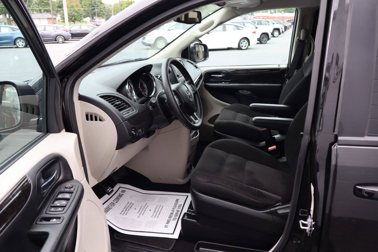 Used 2018 Dodge Grand Caravan SE w/ UConnect Hands-Free Group FWD image 6