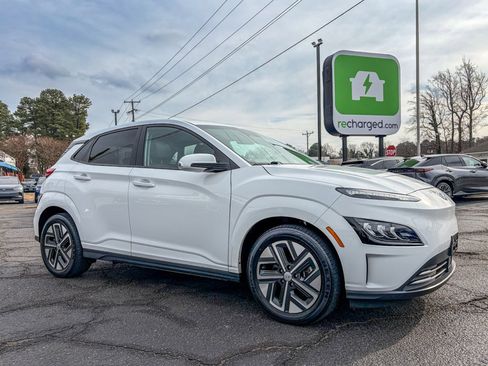 Used 2023 Hyundai Kona Limited image 4