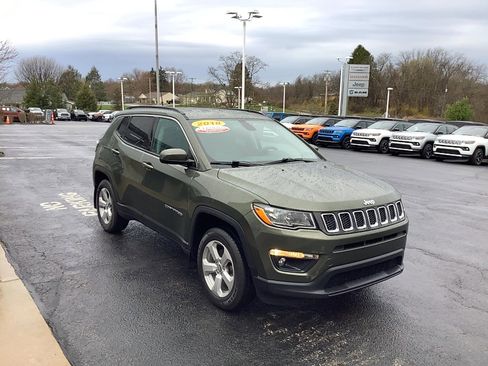 Certified 2018 Jeep Compass Latitude w/ Cold Weather Group image 3