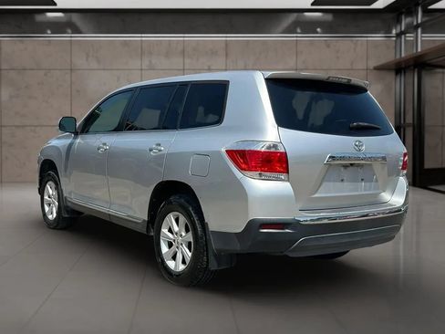 Used 2013 Toyota Highlander FWD image 18