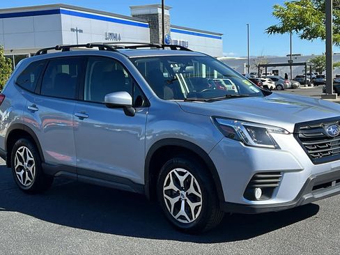 Used 2022 Subaru Forester Premium w/ Popular Package #1 AWD/4WD image 3