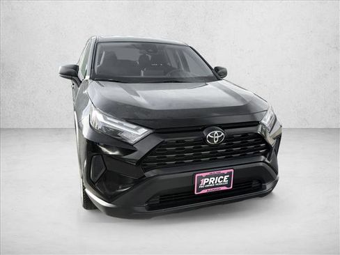 Used 2024 Toyota RAV4 LE AWD/4WD image 3