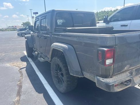 Used 2025 Jeep Gladiator Sport AWD/4WD image 5