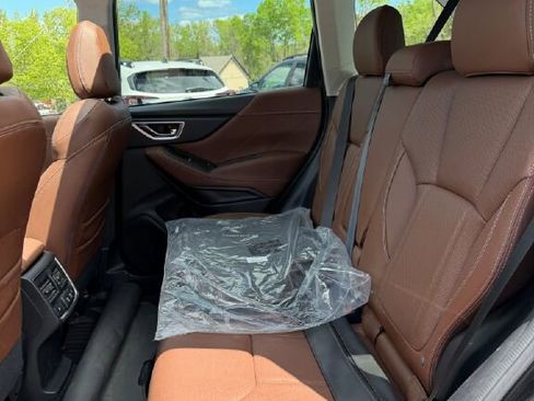 Used 2021 Subaru Forester Touring AWD/4WD image 13