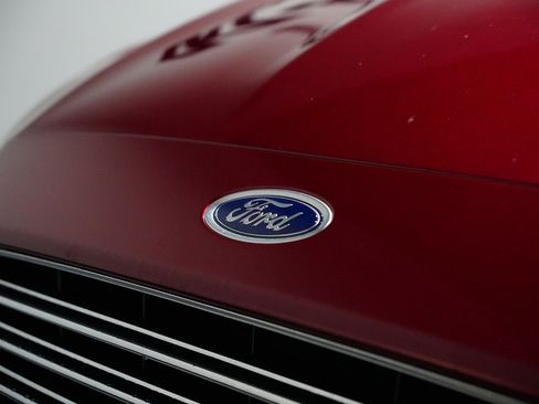 Used 2016 Ford Fusion SE image 4