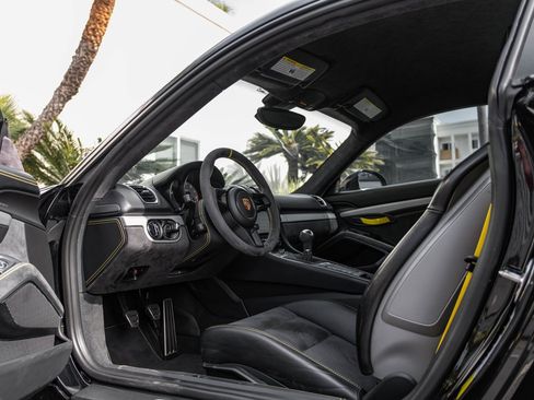 Used 2016 Porsche Cayman GT4 image 21