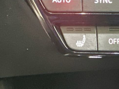 Used 2023 Audi Q4 e-tron Prestige image 18