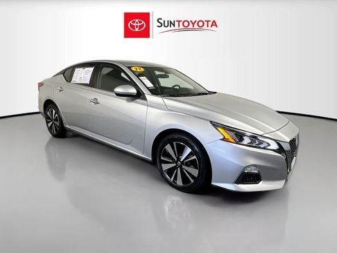 Used 2022 Nissan Altima 2.5 SV AWD/4WD image 1