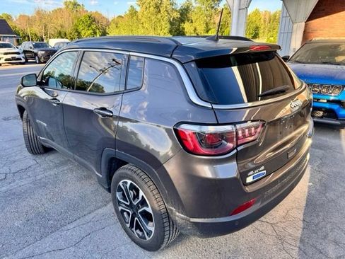 Used 2024 Jeep Compass Limited AWD/4WD image 3