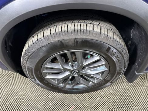 Used 2023 Nissan Rogue S image 10