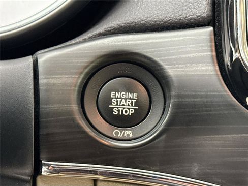 Used 2021 Jeep Grand Cherokee Limited w/ Trailer Tow Group IV image 21