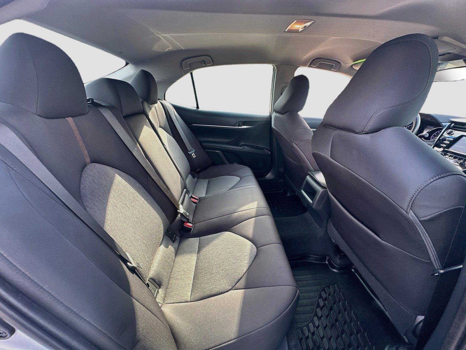 Used 2018 Toyota Camry LE FWD image 25