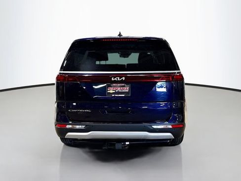 Used 2022 Kia Carnival LX FWD image 7