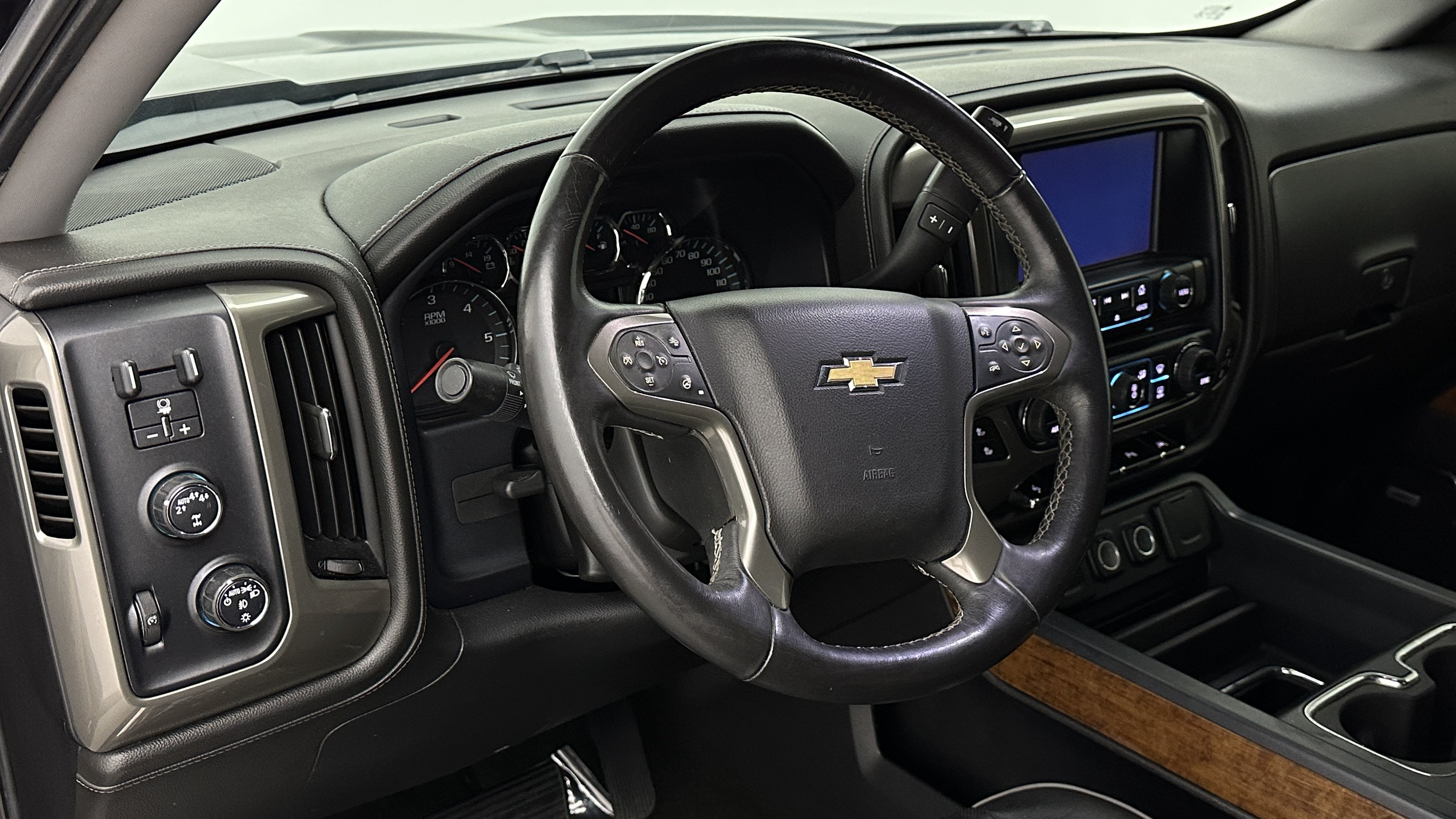 Used 2017 Chevrolet Silverado 1500 High Country AWD/4WD image 8