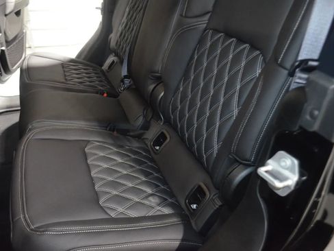 Used 2022 Jeep Gladiator Overland image 17