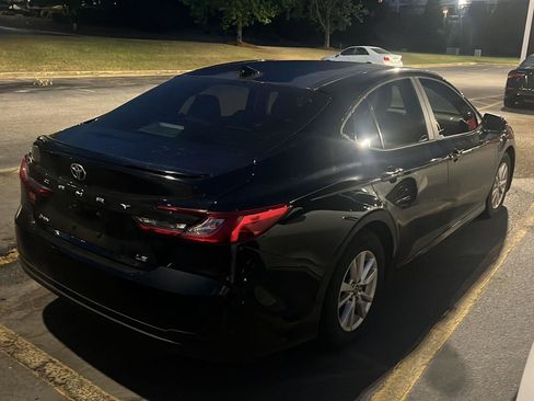 Used 2025 Toyota Camry LE w/ Convenience Package image 8