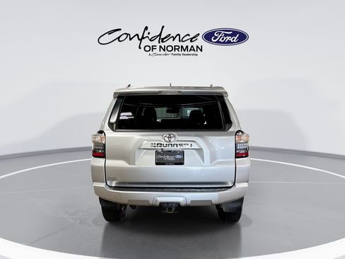 Used 2022 Toyota 4Runner SR5 Premium AWD/4WD image 7