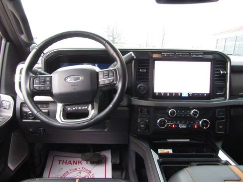 Used 2024 Ford F250 Platinum image 5