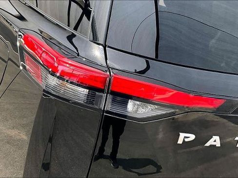 Certified 2024 Nissan Pathfinder SV FWD image 28