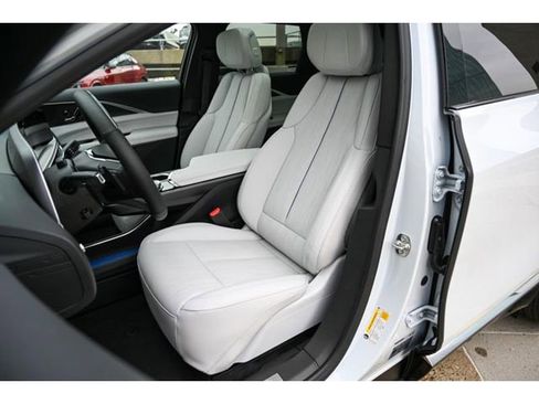 New 2026 Cadillac Lyriq Luxury image 19