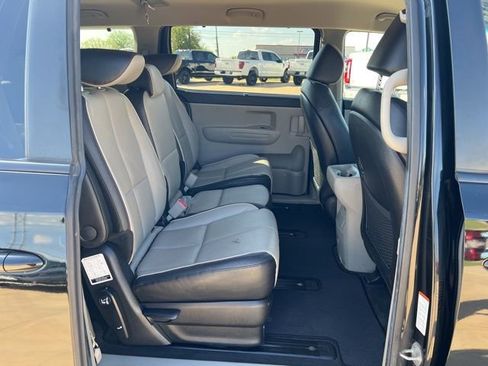 Used 2020 Kia Sedona EX image 18