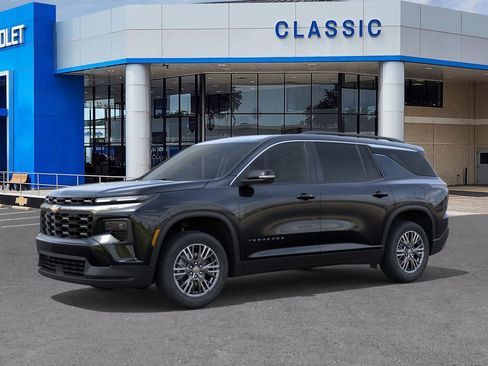 New 2026 Chevrolet Traverse LT image 2