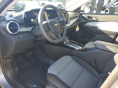 New 2026 Chevrolet Trax LT image 18