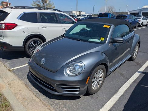 Used 2017 Volkswagen Beetle 1.8T S image 3