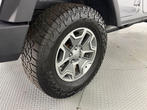 Used 2015 Jeep Wrangler Unlimited Rubicon w/ Connectivity Group AWD/4WD image 48