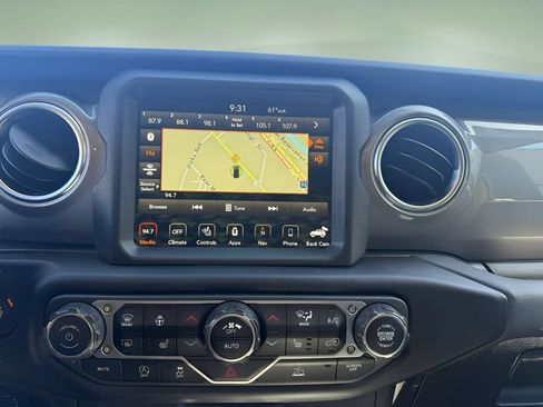 Used 2023 Jeep Wrangler Unlimited Sahara w/ Cold Weather Group AWD/4WD image 12