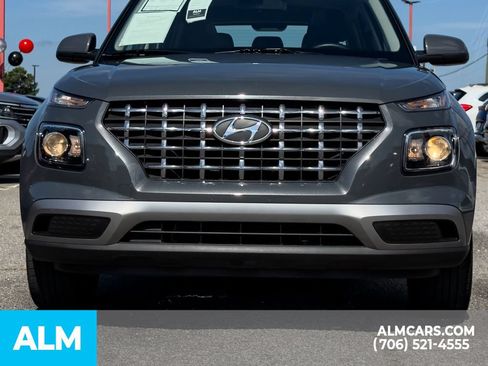 Certified 2024 Hyundai Venue SEL FWD image 8