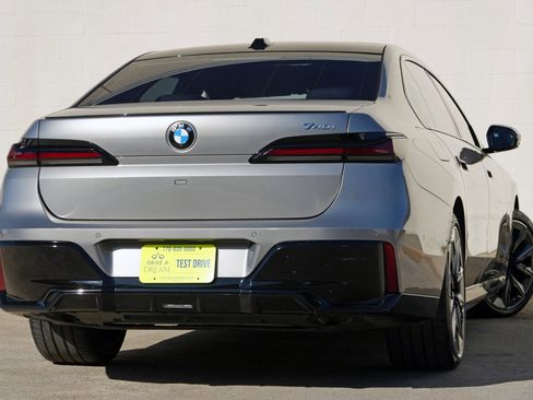 Used 2023 BMW 740i RWD image 5