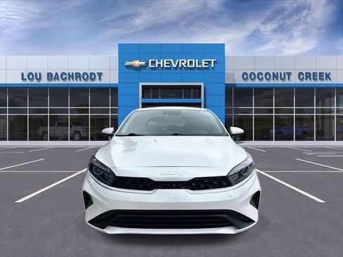 Used 2024 Kia Forte LXS image 3