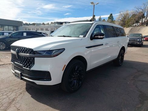 New 2026 Lincoln Navigator L Black Label AWD/4WD image 3