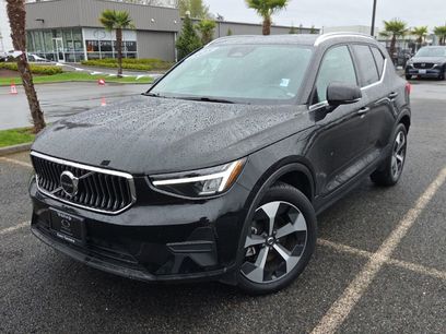 Certified 2025 Volvo XC40 B5 Core