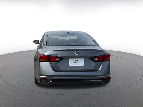 Used 2025 Nissan Altima 2.5 SV image 12