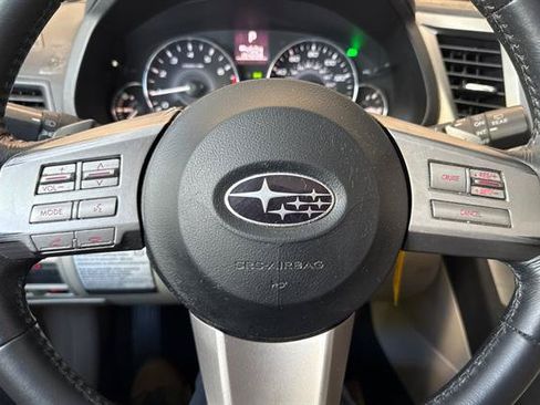 Used 2011 Subaru Outback 2.5i Limited AWD/4WD image 24