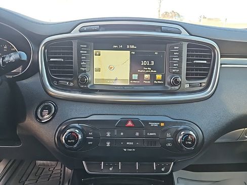 Used 2016 Kia Sorento SX image 22