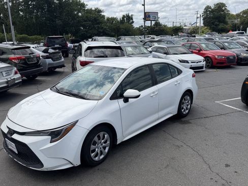 Used 2021 Toyota Corolla LE FWD image 10