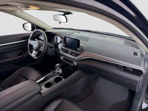 Used 2024 Nissan Altima 2.5 SR image 16