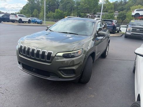 Used 2021 Jeep Cherokee Latitude AWD/4WD image 7