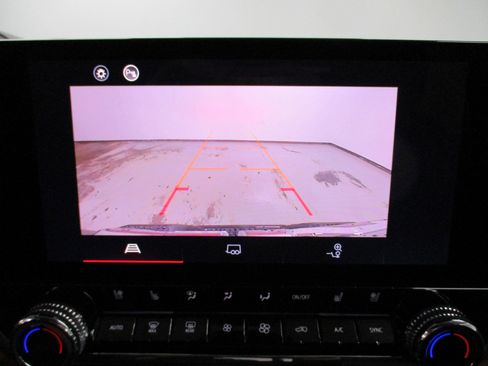 New 2025 GMC Canyon AT4 w/ AT4 Premium Package image 25