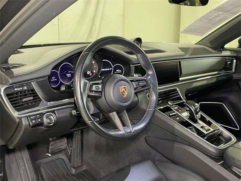 Used 2023 Porsche Panamera 4 Platinum Edition image 4